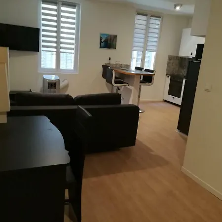 T3 Place Sadi Carnot * La Ciotat